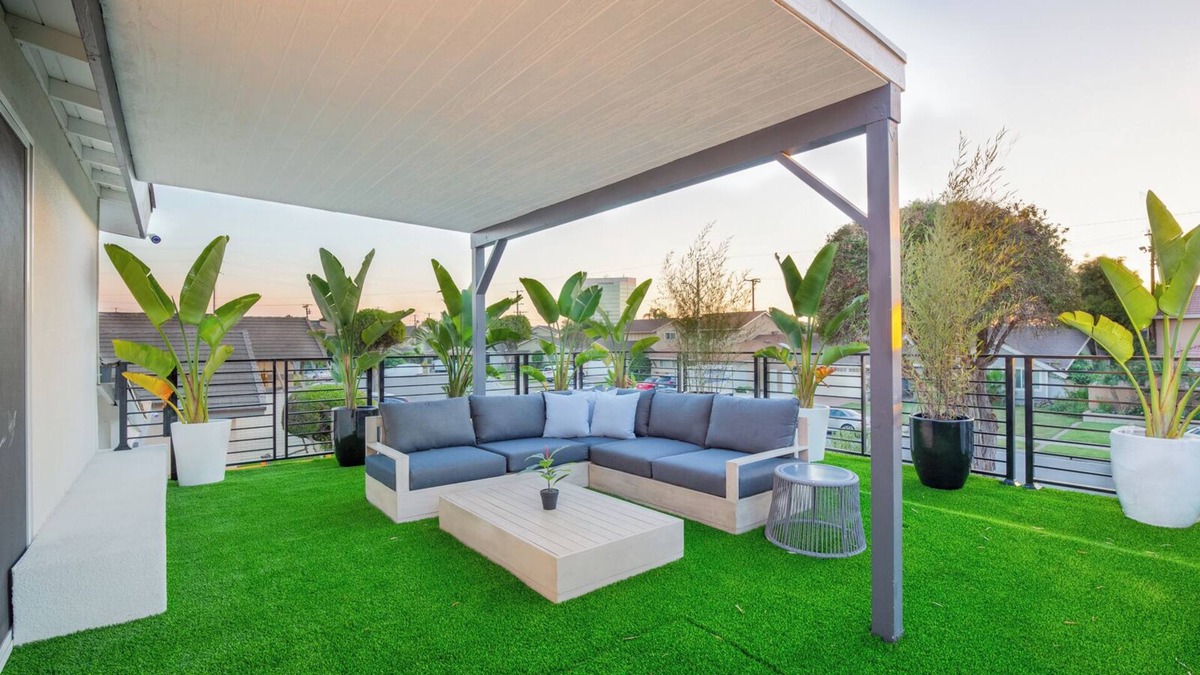 Midway City Villa | Spacious 5-bedroom villa in fabulous Hungtinton Beach near Disney and SoCal Gems