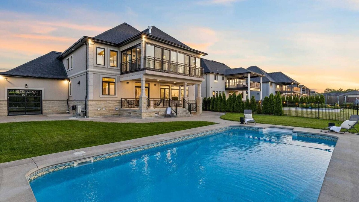 LaSalle Villa | Spacious 5-bedroom villa in amazing Seven Lakes golf course in Windsor