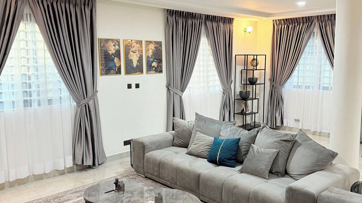 Teshie Villa | Spacious 5-bedroom villa in amazing Accra with WiFi, AC