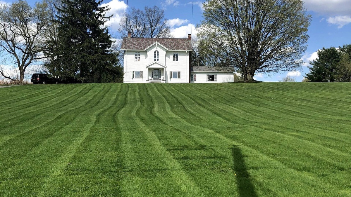 Granville House | Spacious 5-bedroom w/huge yard. Rural getaway!