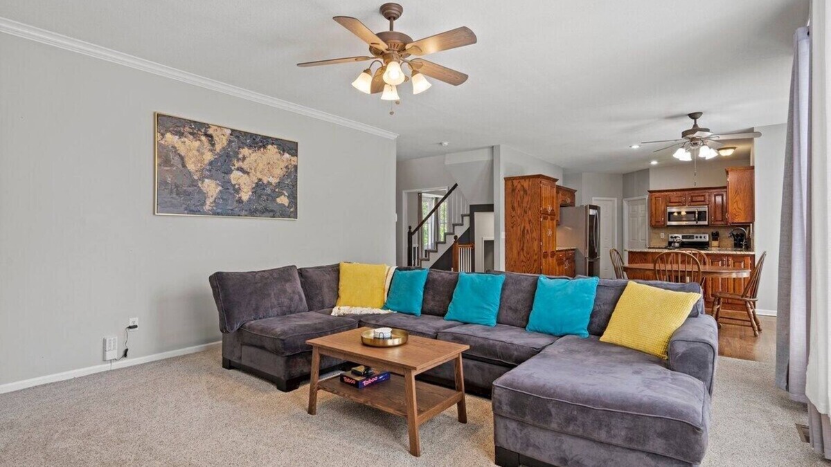 Shawnee House | Spacious 5 BR Home+KingBeds Mins to Arrowhead