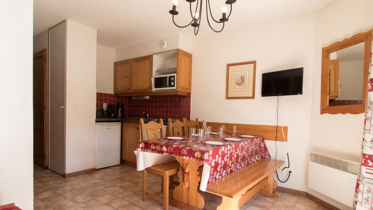 Val Cenis Apartment | Spacious 5-pers apartment at the slopes with parking and WiFi