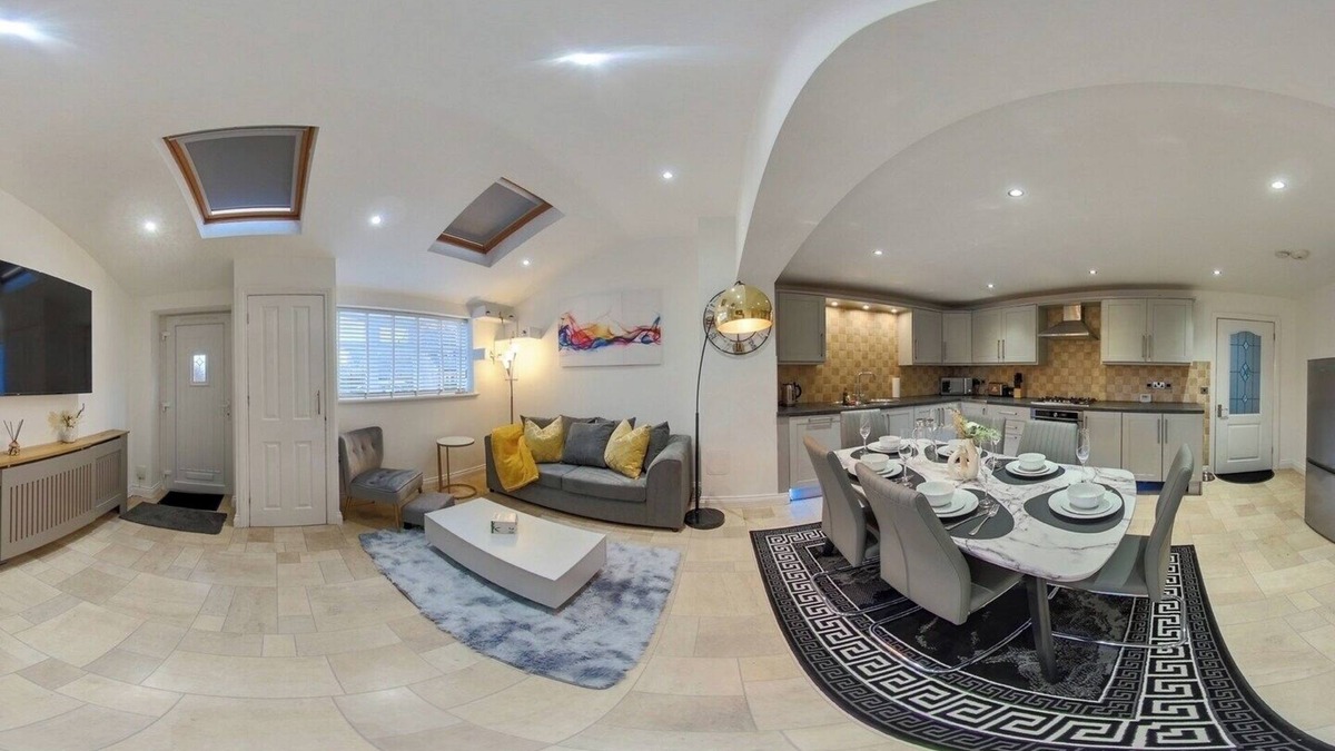 Sunderland House | Spacious 5B Sunderland Home for Groups and Families