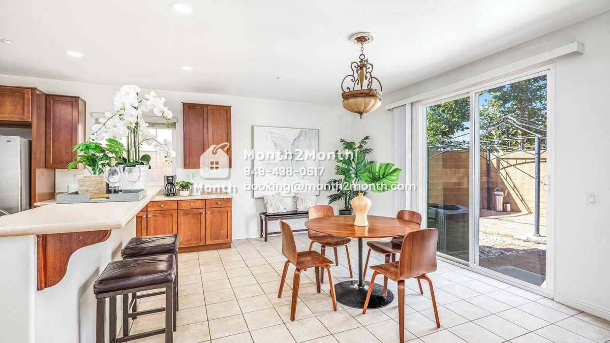 Southridge Village House | Spacious 5bd/3bth with Swing&Yard&Study - Ideal for Travelers