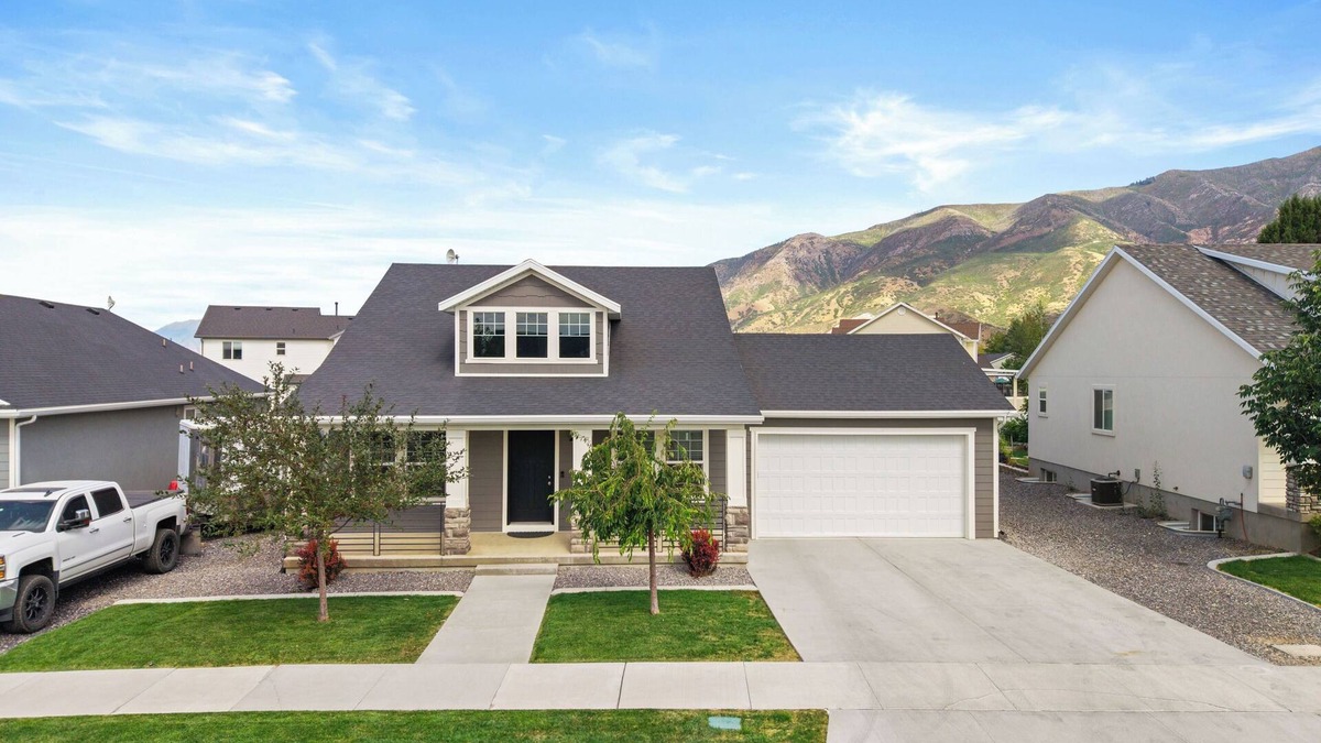 Santaquin House | Spacious 5BR 3BA Santaquin Home with Yard, Patio, Garage & Fitness Room