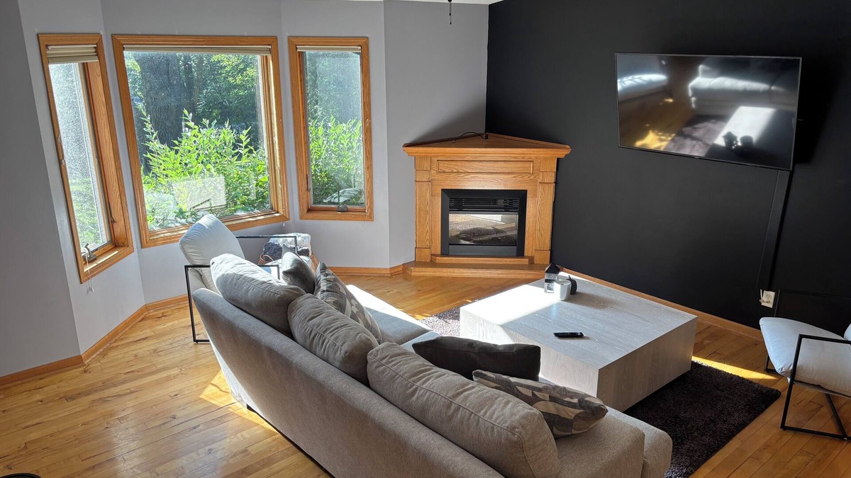 Douglas County House | Spacious 5BR Getaway, Hot Tub + Cozy Vibes All Year Round