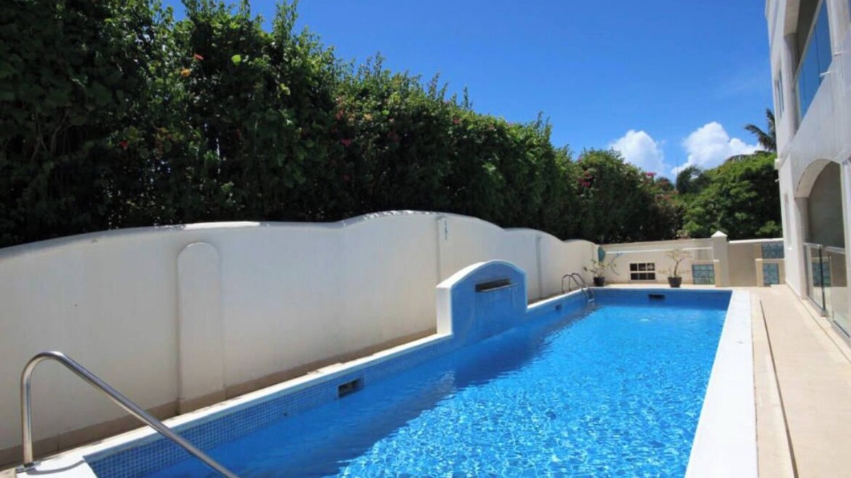 West Coast Villa | Spacious 6-bedroom villa with POOL in charming Christ Church with WiFi, AC