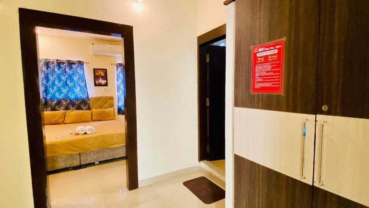 Ujjain House | Spacious 6-bedroom building in vibrant Ujjain with AC