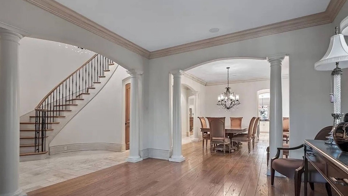 Birmingham House | Spacious 6-bedroom house in fabulous Birmingham with WiFi, AC, fitness room