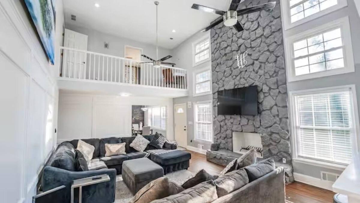 Riverdale House | Spacious 6-bedroom house with Fire Pit, and Game room in enchanting Riverdale