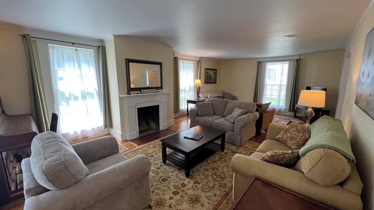 Augusta House | Spacious 6-bedroom house with WiFi and AC in charming Augusta