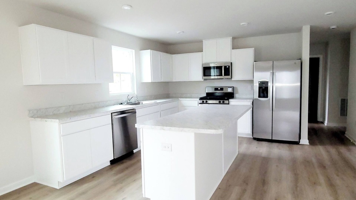 Niagara County House | Spacious 6-bedroom house in adorable Sanborn with WiFi, AC. Near Niagara Falls.