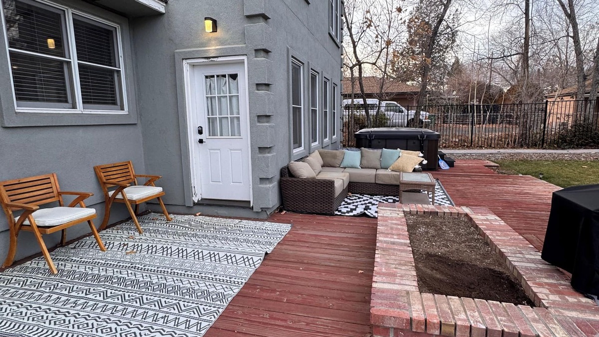 Reno/Tahoe Airport House | Spacious 6-bedroom house on the golf course with a new hot tub/spacious sauna.