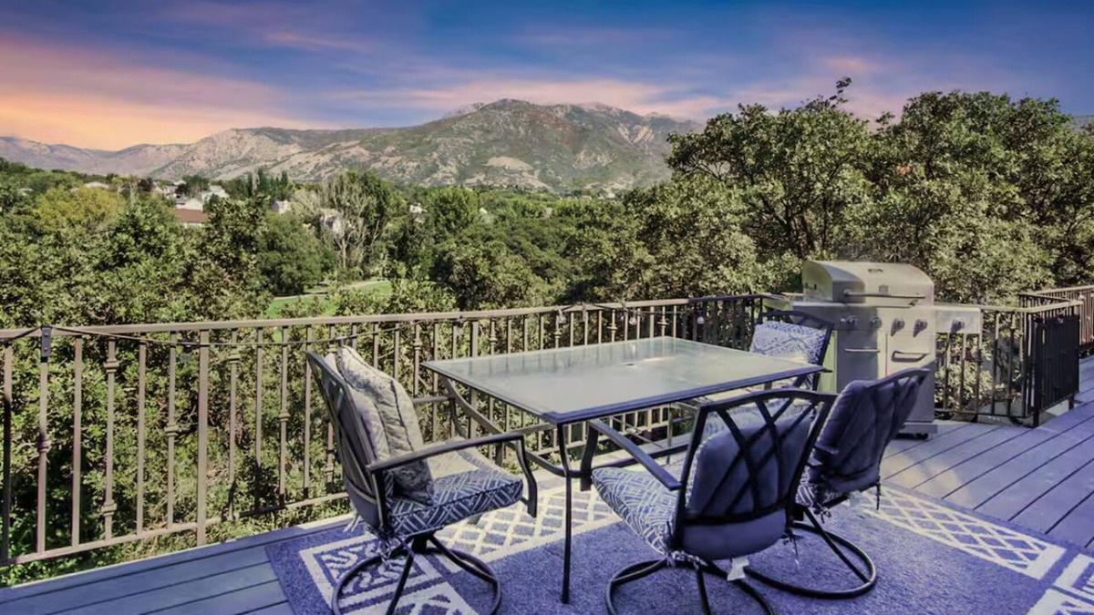 South Ogden House | Spacious 6-bedroom house in Ogden with Breathtaking Mountain Views