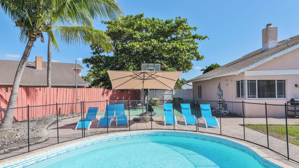 Ives Estates House | Spacious 6-bedroom Miami Heat Mansion