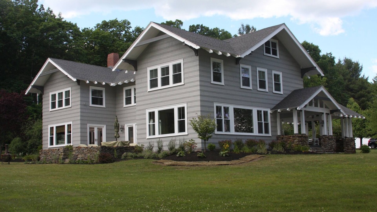 Laconia House | Spacious 6 Bedroom on Lake Winnisquam.