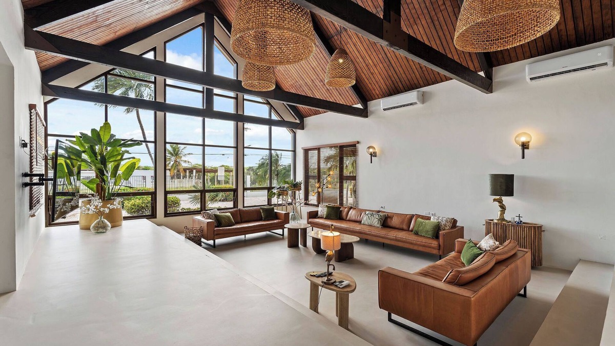 Piedra Plat Villa | Spacious 6-bedroom Villa with Pool. Sleeps 15
