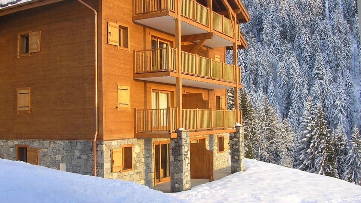Cohennoz Apartment | Spacious 6-Person Apt with Pool, Terrace & Forest View in Crest-Voland