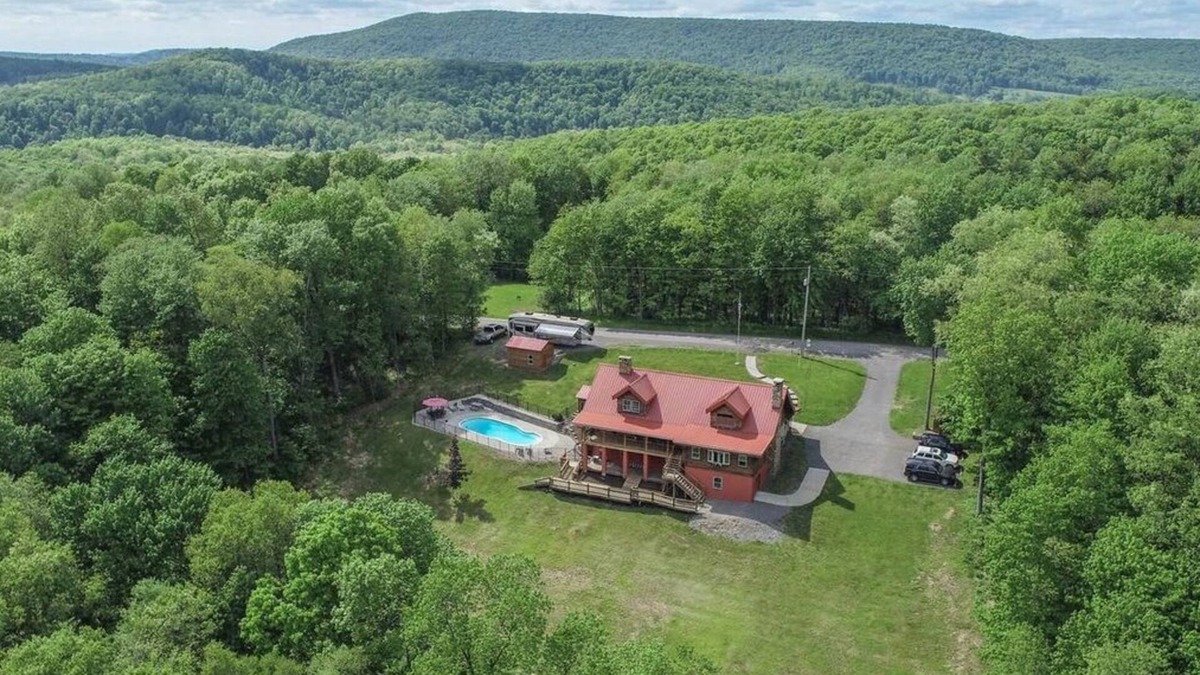Crellin Cabin | Spacious 6BR Log Cabin Retreat - Pool, Hot Tub, Stunning Mountain&Foilage Views