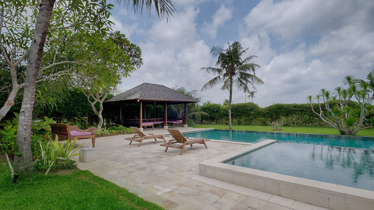Ketewel Villa | Spacious 6BR Villa In Ketewel/Gianyar! 7Min Drive To Bali Zoo! W/Swimming Pool!