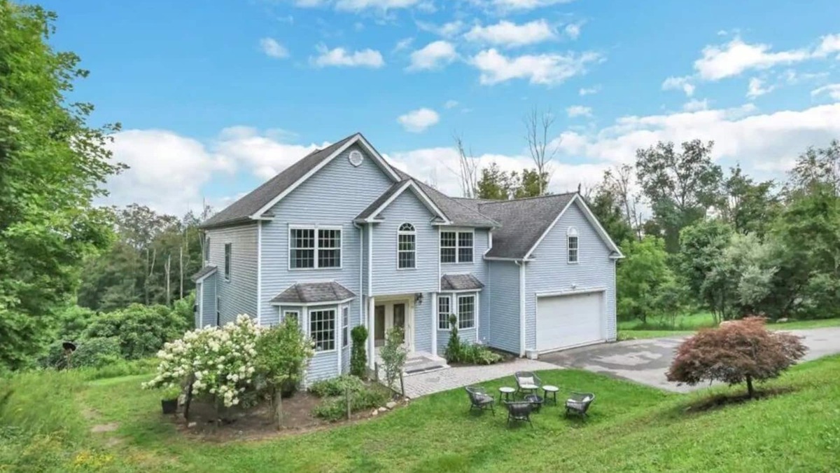 Bloomingburg House | Spacious 6BR Villa - Serene Scenic Mountain Escapenn