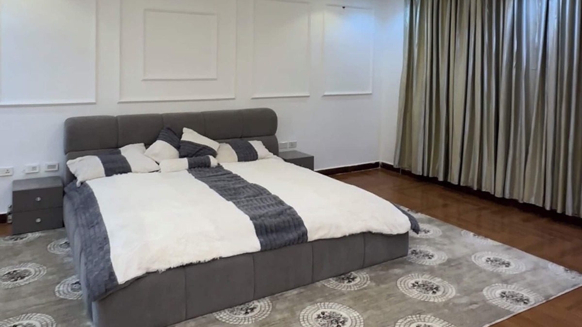 Bole House | Spacious 7-bedroom house in charming Addis Ababa with WiFi