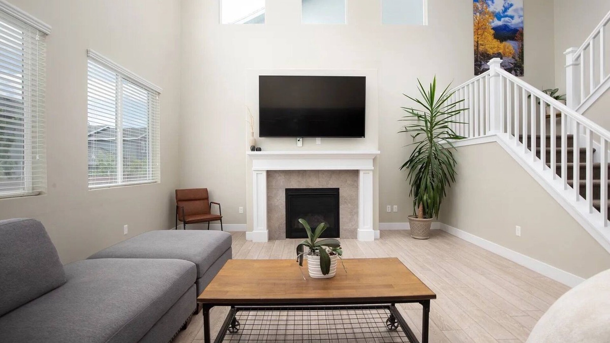 Vineyard House | Spacious 7-bedroom home perfect for friends and family in charming Vineyard!
