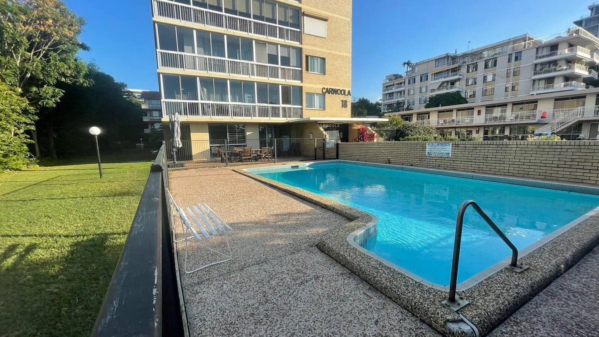 Southport Apartment | Spacious +7 Guest Beachfront Unit