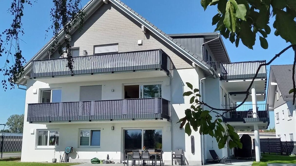 Eriskirch Apartment | Spacious 75 m² vacation apartment on Lake Constance with 2 balconies and views of the Alps