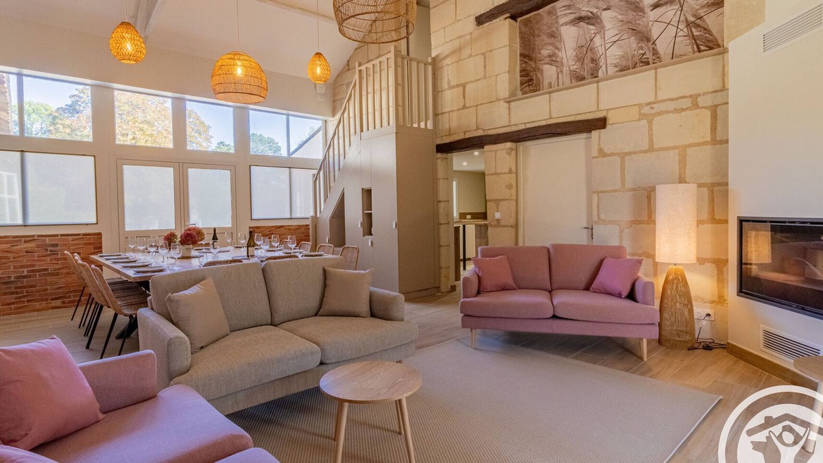 Blaison-Saint-Sulpice Cottage | Spacious 8-bedroom cottage in Anjou vineyards