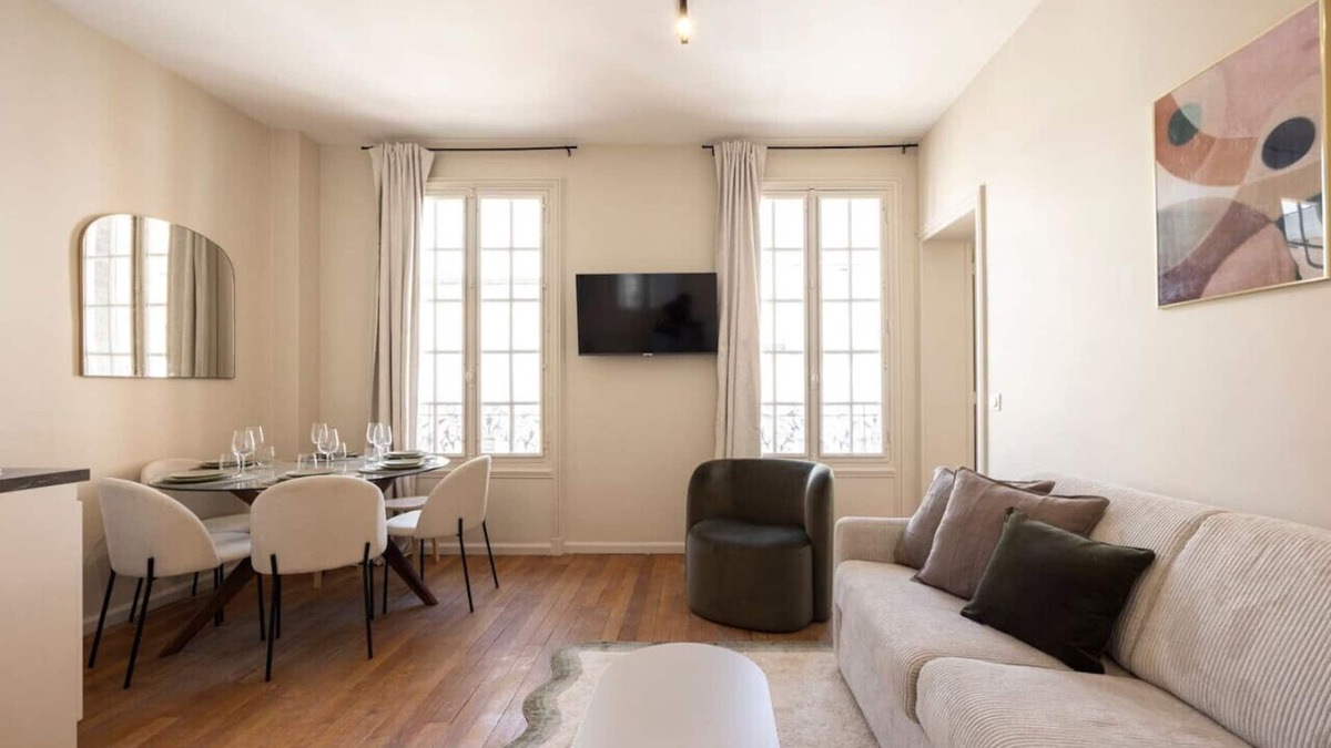 Le Pre-Saint-Gervais Apartment | Spacious apartment near the 19th arrondissement