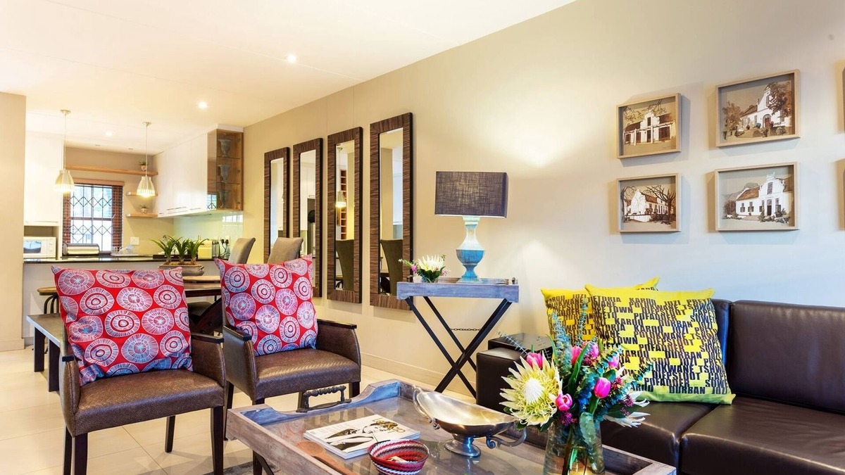 Stellenbosch Central Apartment | Spacious apartment in walking distance to wonderful restaurants in Stellenbosch