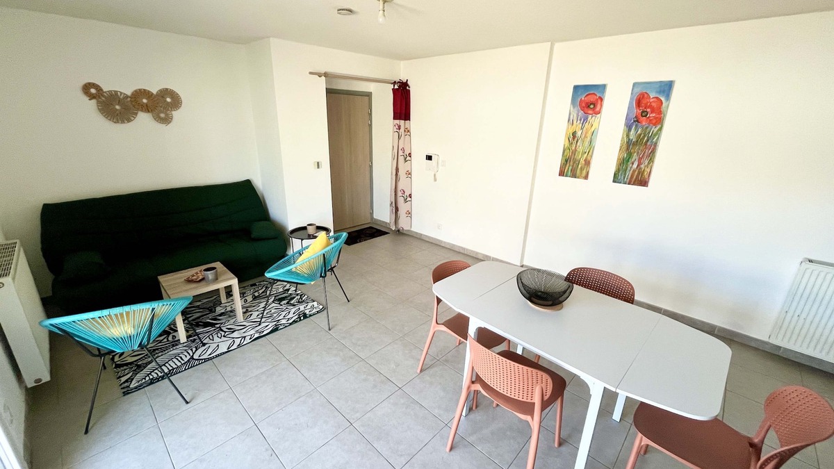 Les Cevennes Apartment | Spacious accommodation with garden in Montpellier