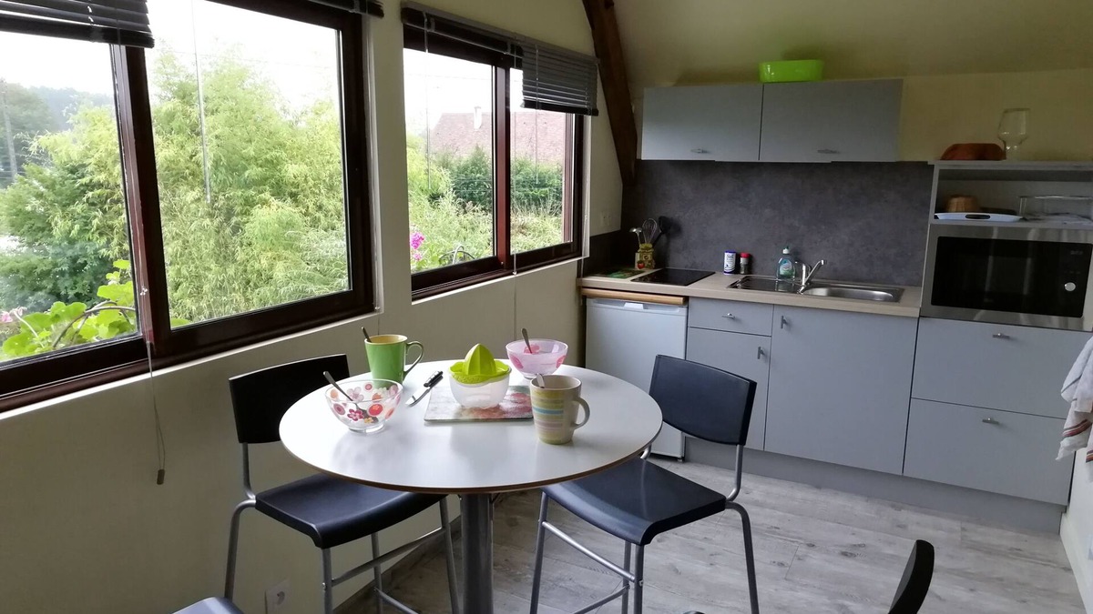 Mouliherne Apartment | Spacious accommodation surrounded by greenery