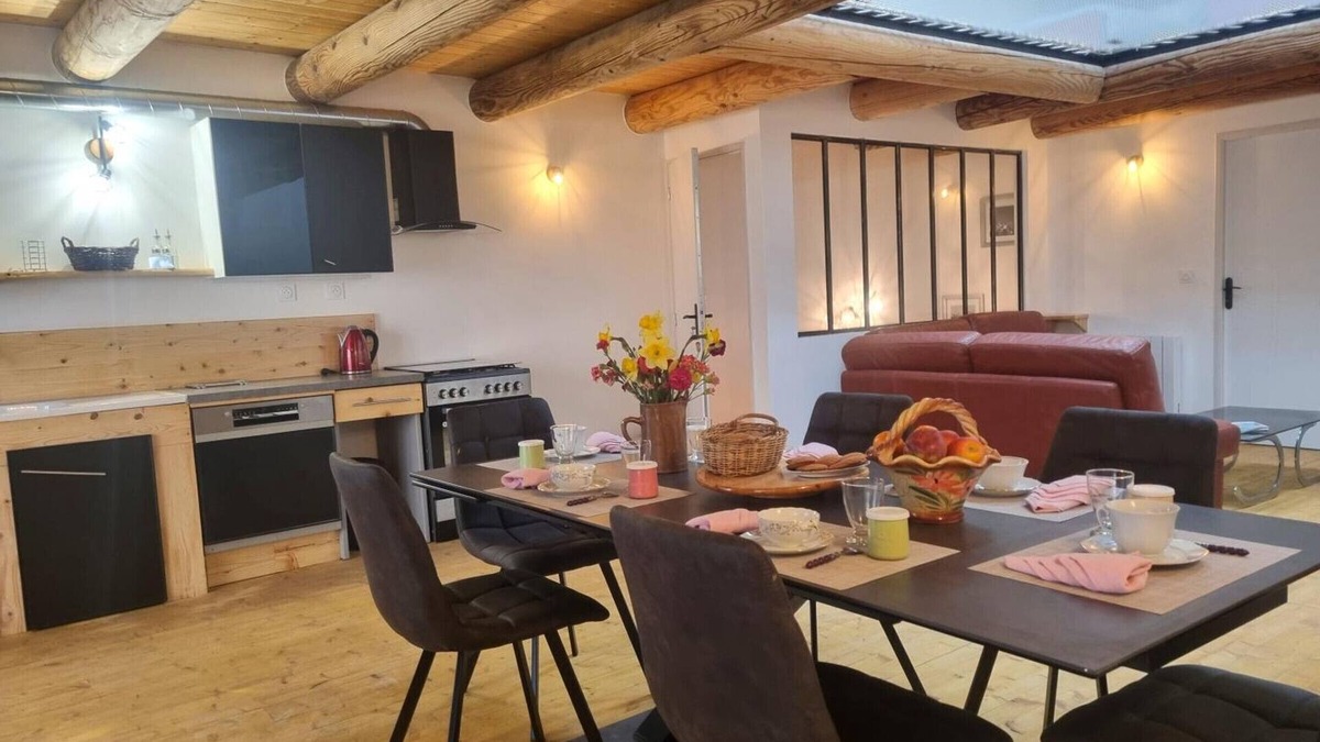 Sauvain Cottage | Spacious accommodation in Sauvain with garage and historical views