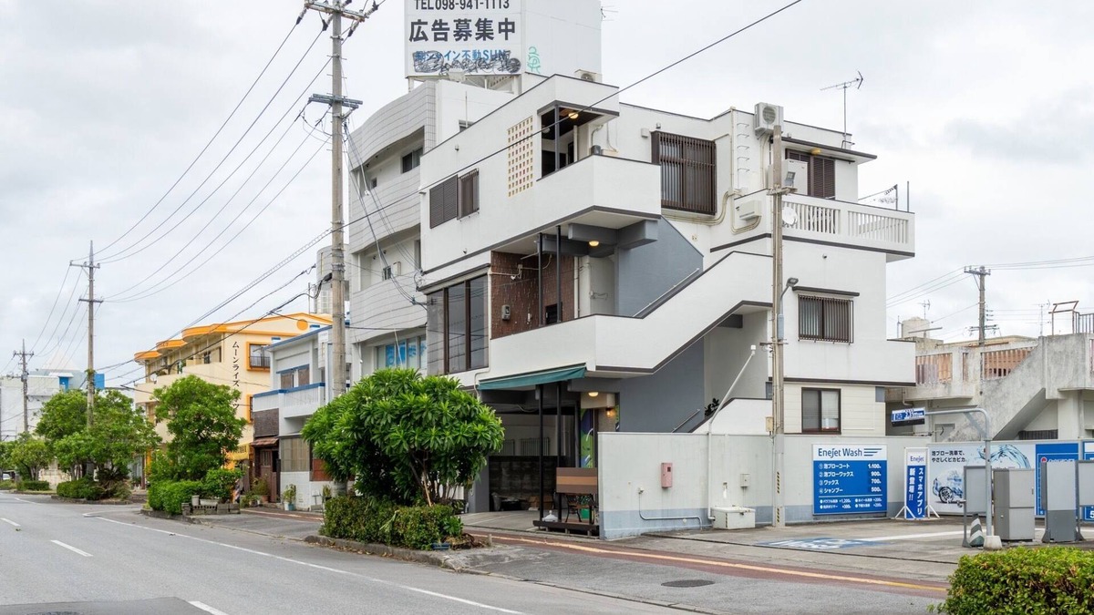 Awase Apartment | Spacious adult oneroom apartmentup to 7 people f/Okinawa Okinawa
