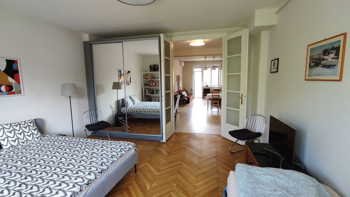Ferencvaros Apartment | Spacious air-conditioned flat with park view and neighborhood vibes