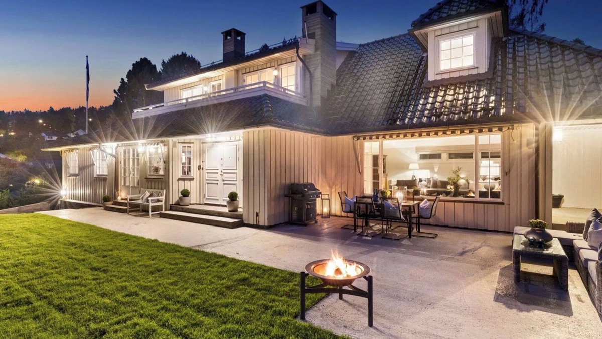 Holmenkollen Villa | Spacious and beautiful villa in Holmenkollen hill with parking