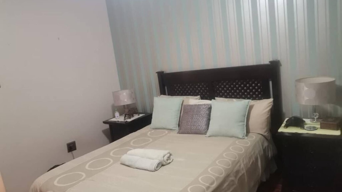 Boksburg House | Spacious and beautiful Victorian themed house located 7km from OR Tambo Airport