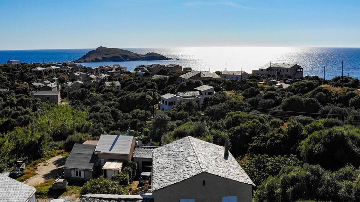 Centuri Apartment | Spacious and bright apartment 200m from the sea at the tip of Cap Corse.