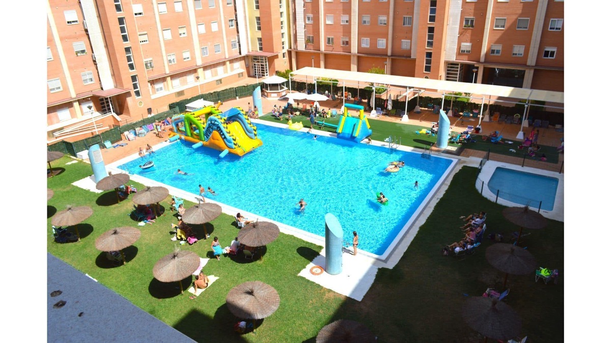 Sevilla Este Apartment | SPACIOUS AND BRIGHT FLOOR WITH POOL AND GARAGE NEAR FIBES
