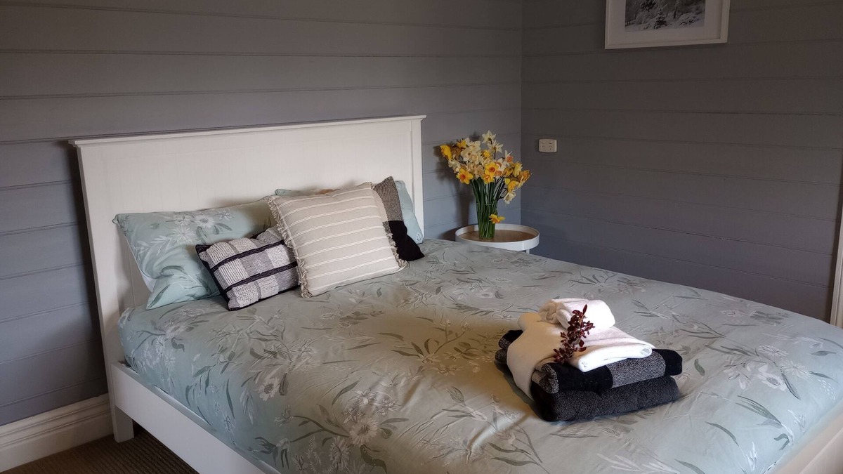 Oberon House | Spacious and centrally located period home