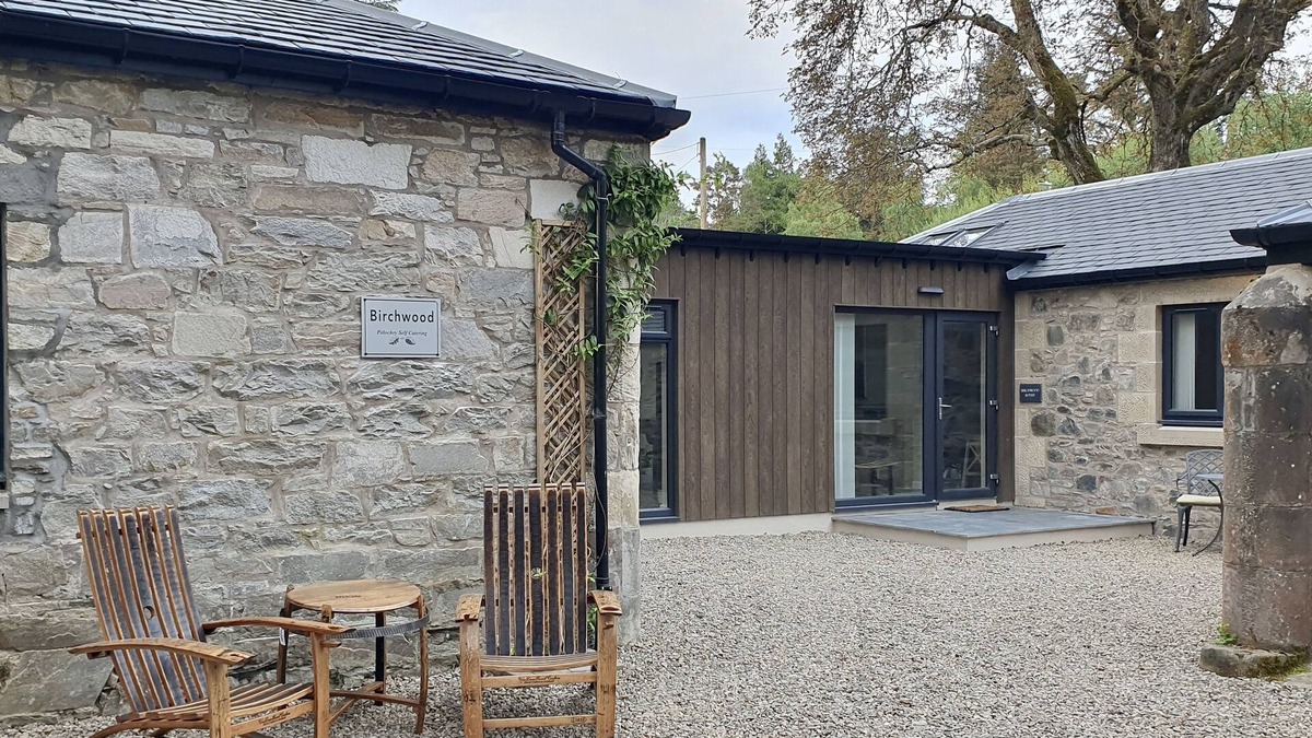 Pitlochry Cottage | Spacious and Charming Retreat in Pitlochry!