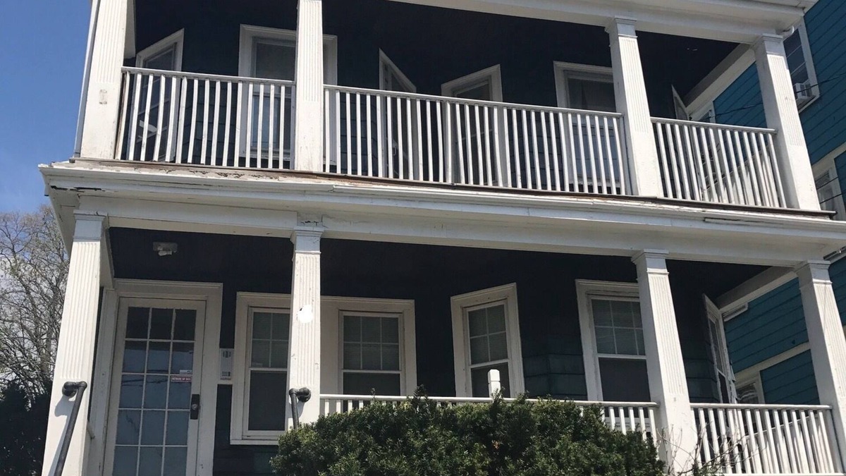 Neponset - Port Norfolk Apartment | Spacious and Clean 2 Bedroom in Dorchester Neighborhood of Boston
