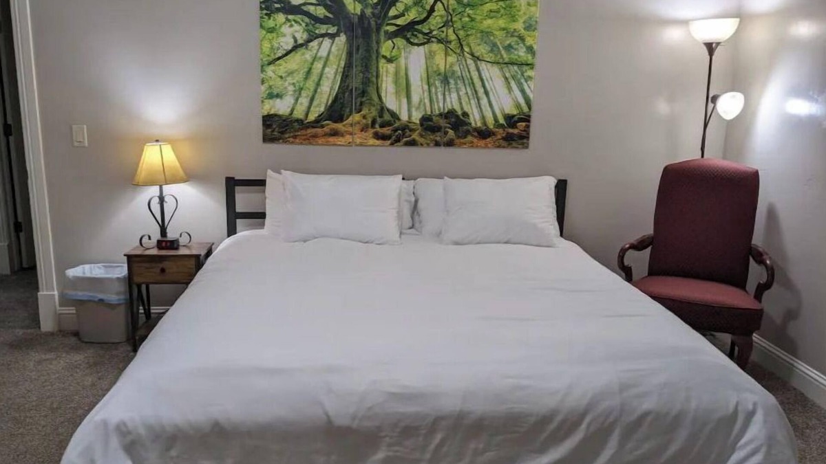 Lindon House | Spacious and Clean 2BR Home in Utah Valley