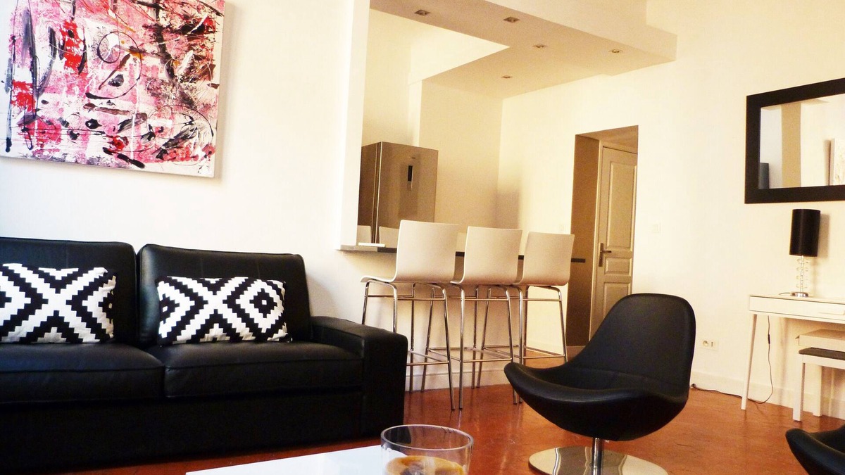 Couronne Urbaine Apartment | Spacious and cozy apartment in the heart of the historic city center