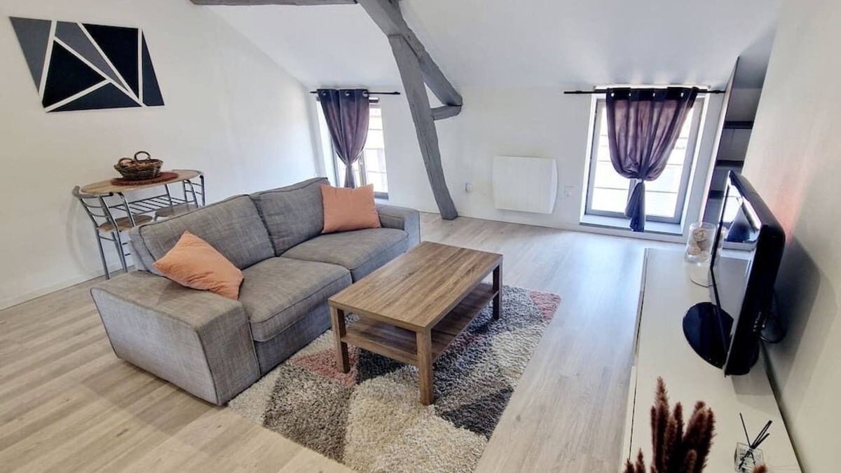 Louvroil Apartment | Spacious and comfortable studio for 2 people