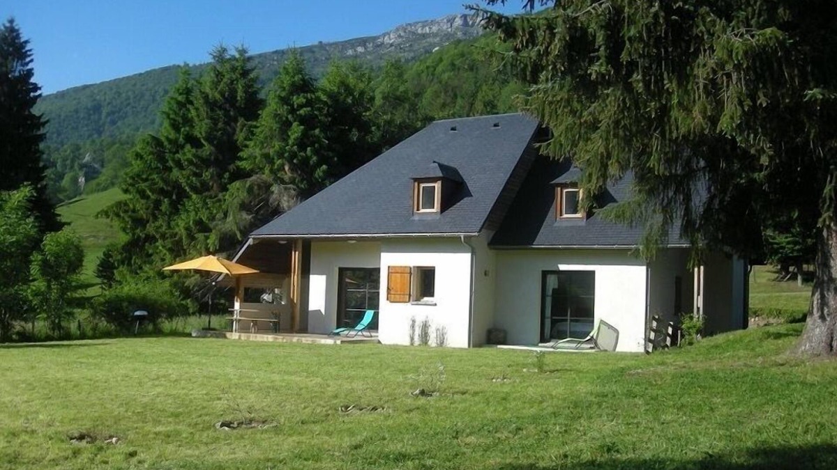 Campan Cottage | Spacious and comfortable mountain chalet, 4 *, near Payolle, Pic du midi