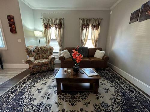 Malden Apartment | Spacious and Cozy- near T-station-Quiet Neighborhood!