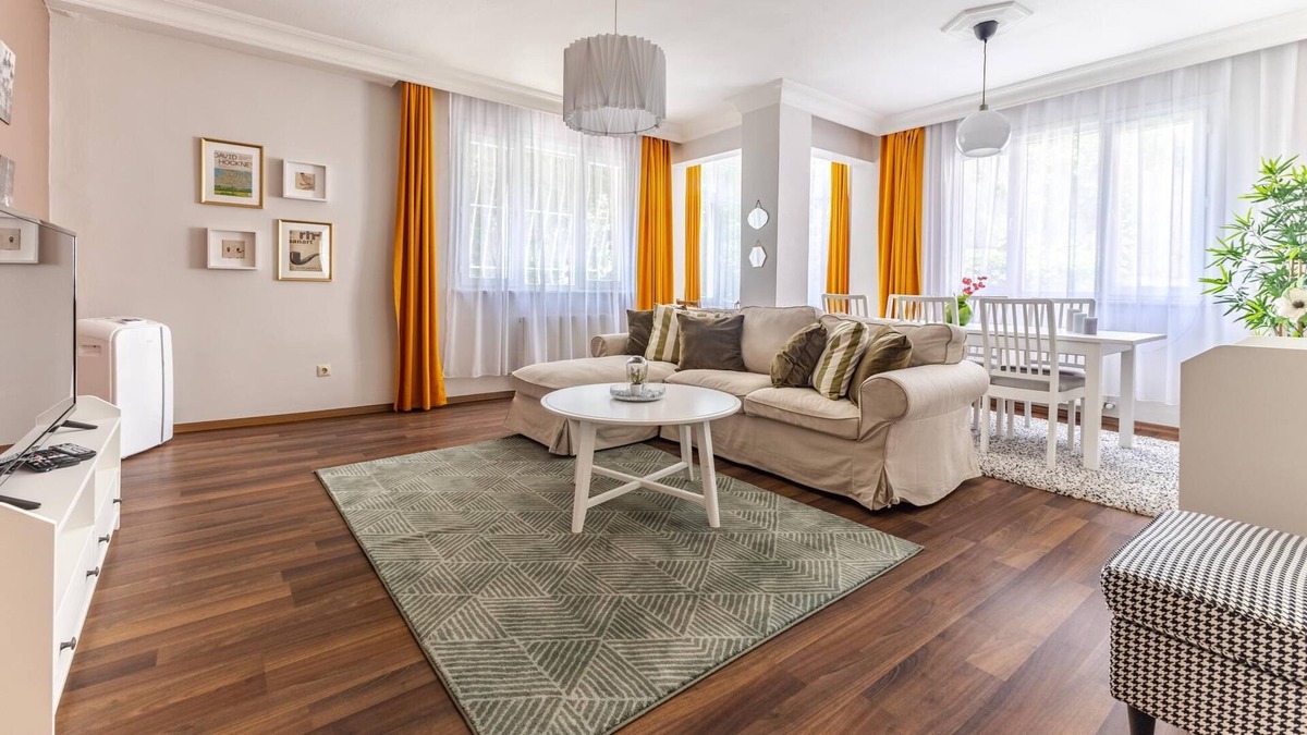 Gayrettepe Apartment | Spacious and Exquisite Flat Near Fulya in Besiktas